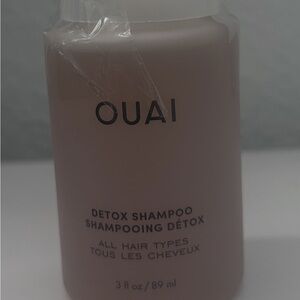 OUAI Detox Shampoo in Soft Pink